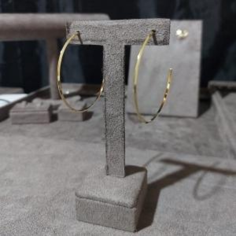 Argola Redonda Fio Triangular M