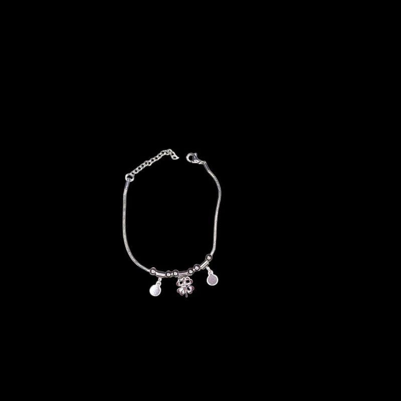 Pulseira Pandora Com Berloques Trevo e 6 Bolinhas