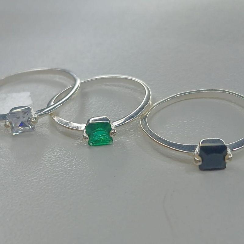 Anel Prata C/ Zircônia Verde/Preto/Cristal