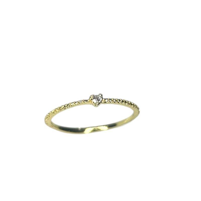 Anel Solitario Aro Pontilhado c/ Coraçãozinho 3 Garra c/ Micro Zirconia Cristal