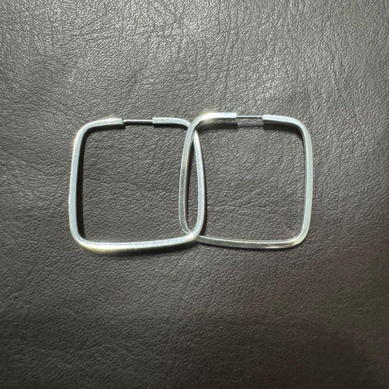 Argola Fio Quadrado Prata M