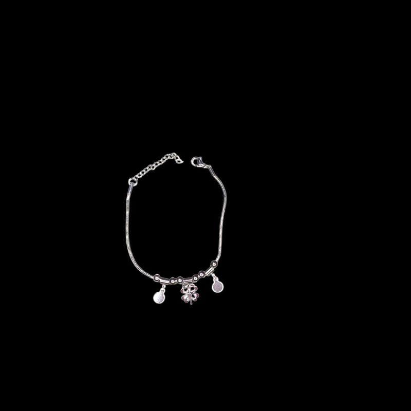 Pulseira Pandora Com Berloques Trevo e 6 Bolinhas