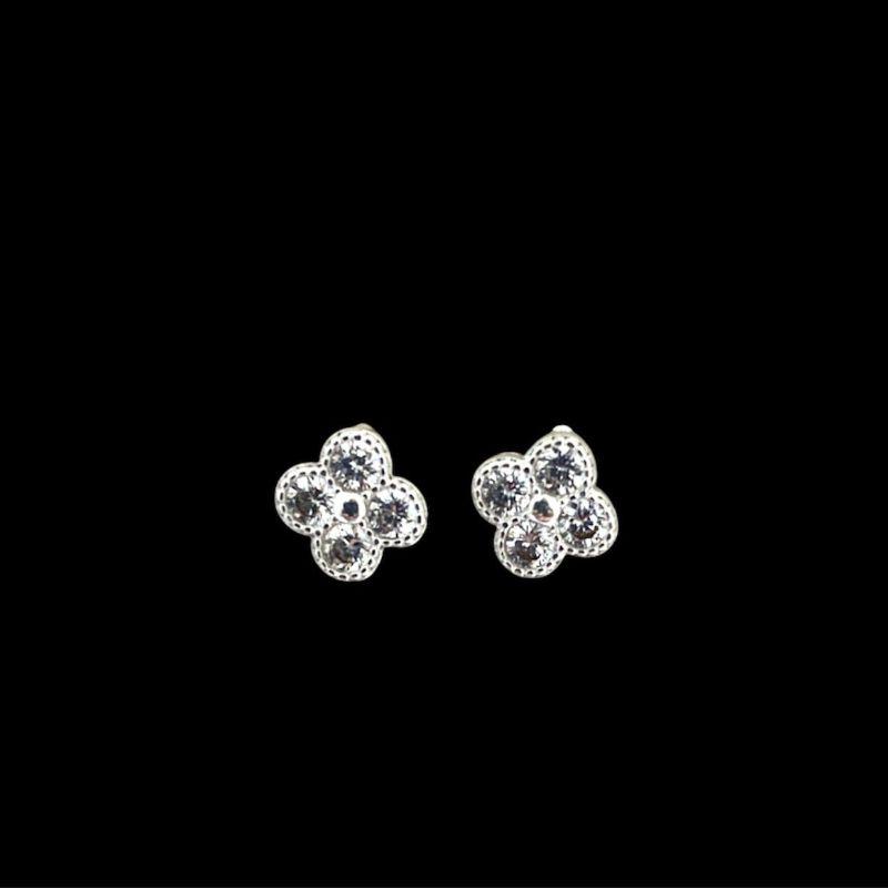 Brinco Fixo Florzinha Cristal