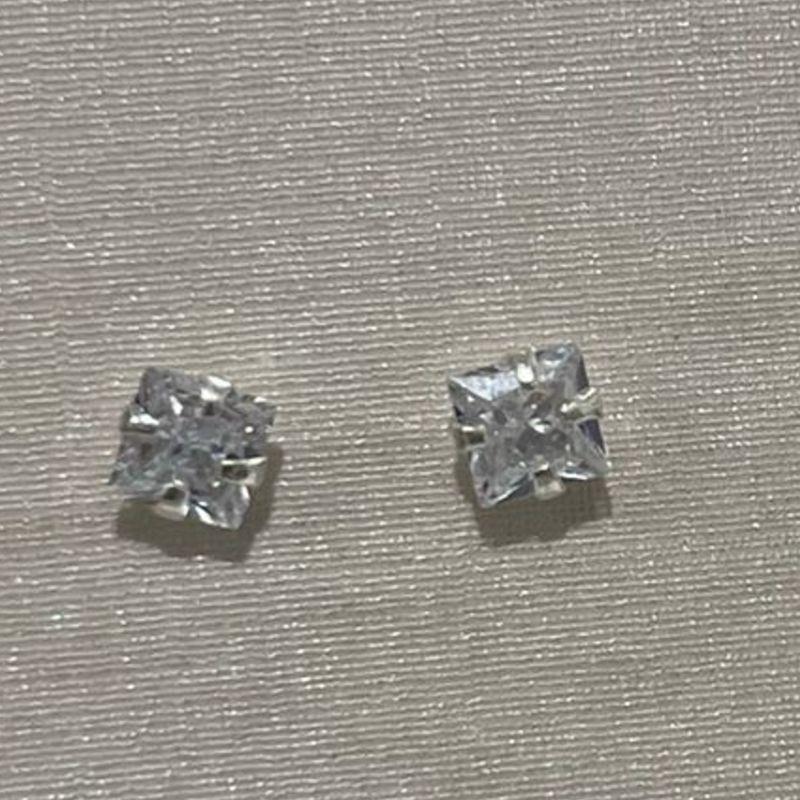 Brinco Fixo zirconia Cristal Quadrada